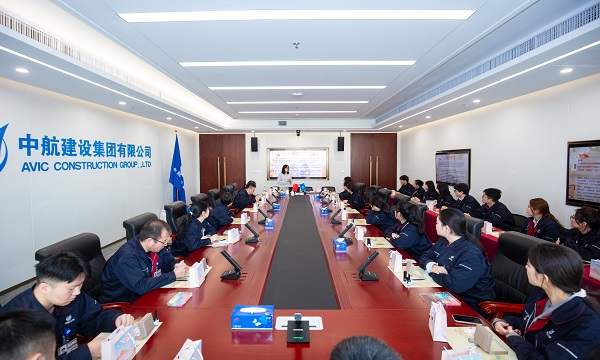 通州区张家湾镇总工会与集团公司工会联合开展“螺钿镶嵌”胸针制作活动